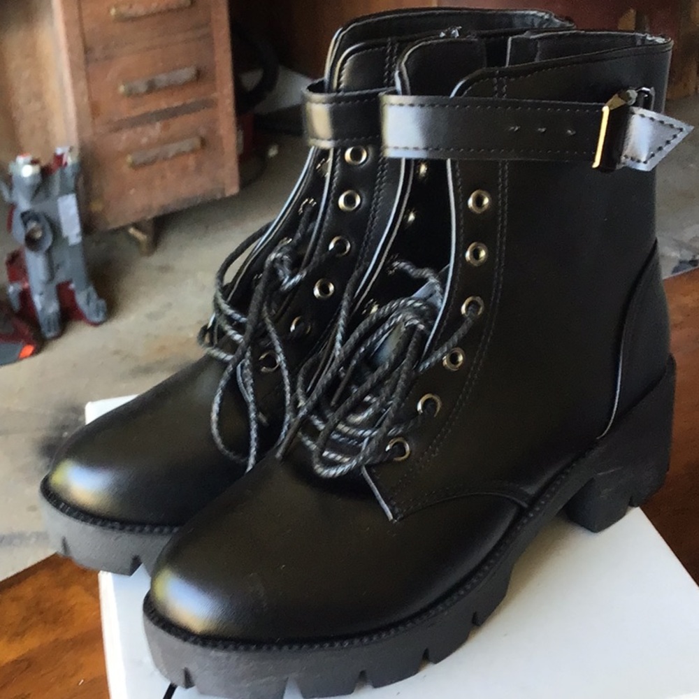 Women’s Black Combat Boots Euro 40 New